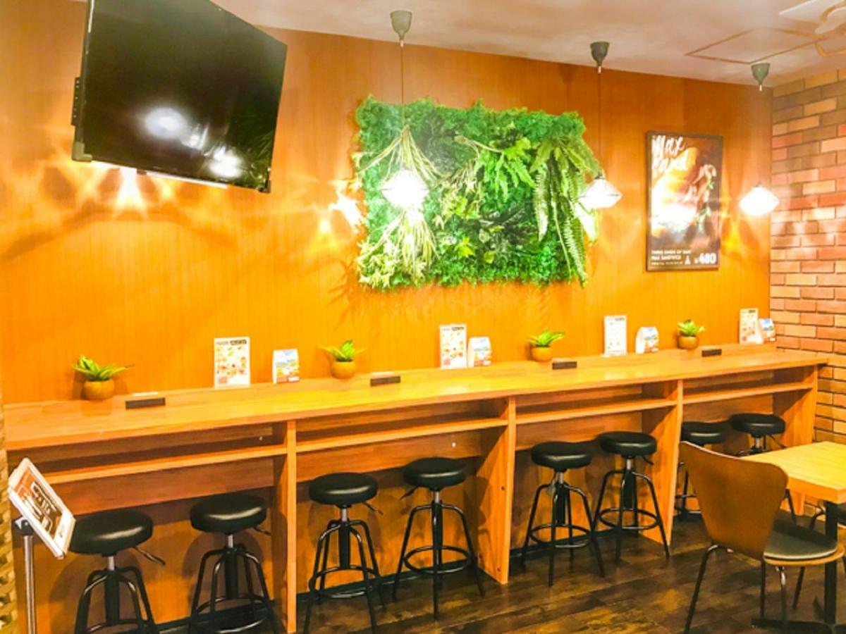 Livemax梅田west Ōsaka